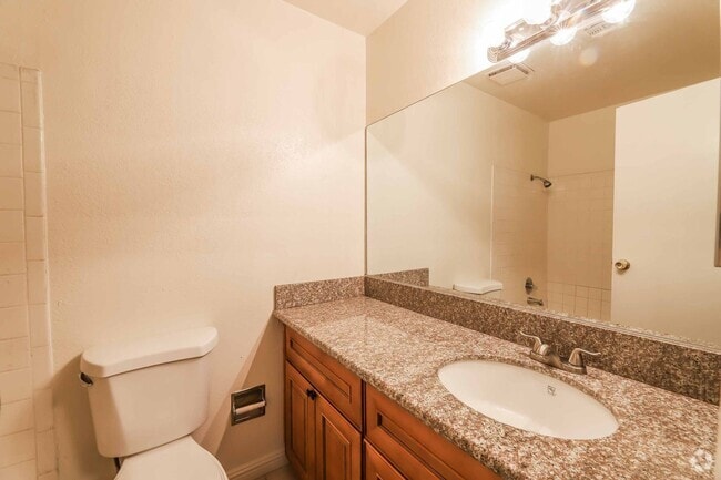 Building Photo - 3649 S Van Dyke Ave Unit Van Dyke Ave 3649-#D Rental