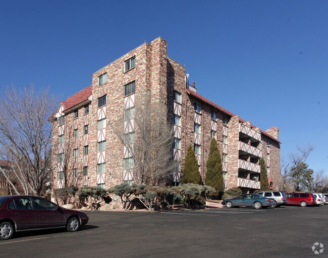 The Lookout at Broadmoor Apartments For Rent in Colorado Springs, CO