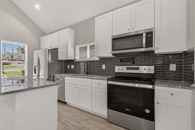 Photo - 352 Westchase St