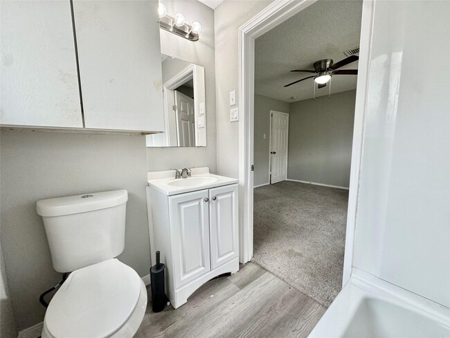 Photo - 1302 Cypress St