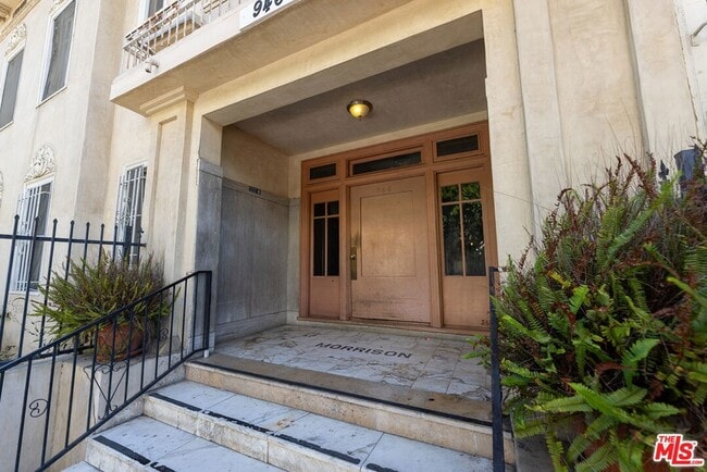 Photo - 946 S Burlington Ave