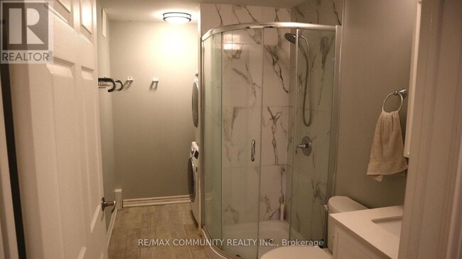 Photo - 1061 Rowntree Crescent