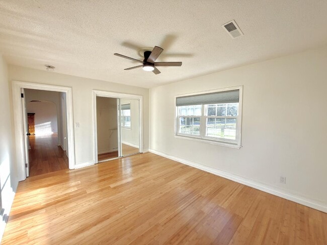 Photo - 1216 Eastwood Ave
