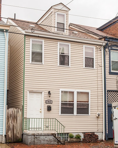 Building Photo - Southside Flats 3 bedroom! Central AC! Washer and Dryer Included! Available 8/7