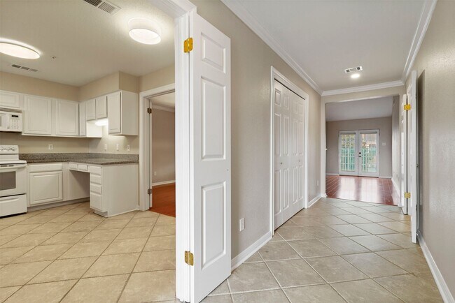 Photo - 1042 Augusta Dr Unit 1042
