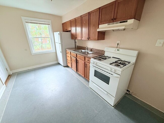 Building Photo - 343 Hemlock Dr Rental