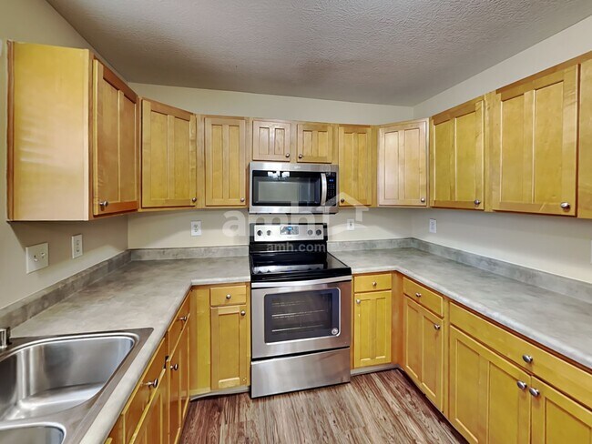 5923 Aquamarine Dr