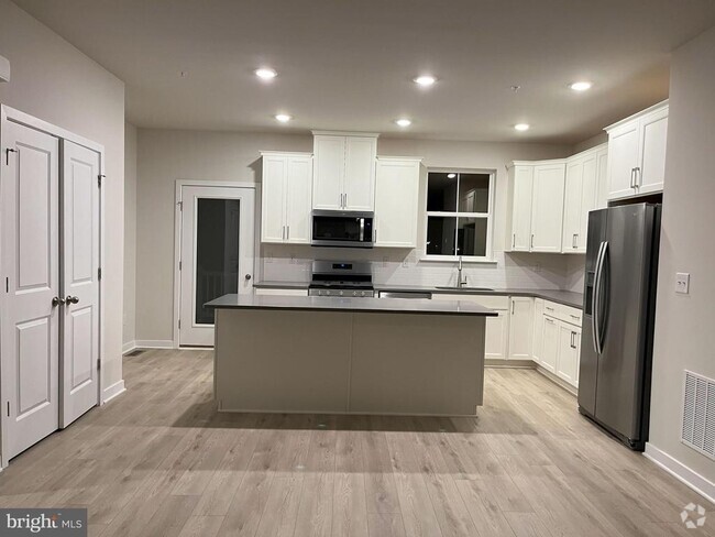 Building Photo - 106 Continental Wy Rental