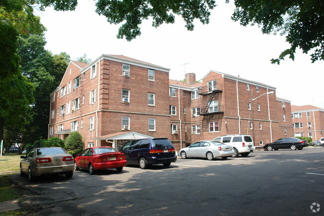 Edgar Gardens - Edgar Gardens Apartments