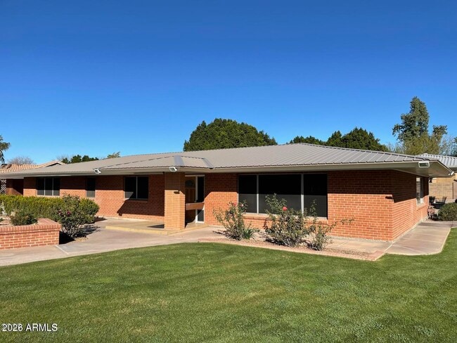 Building Photo - 375 S Buena Vista Ave