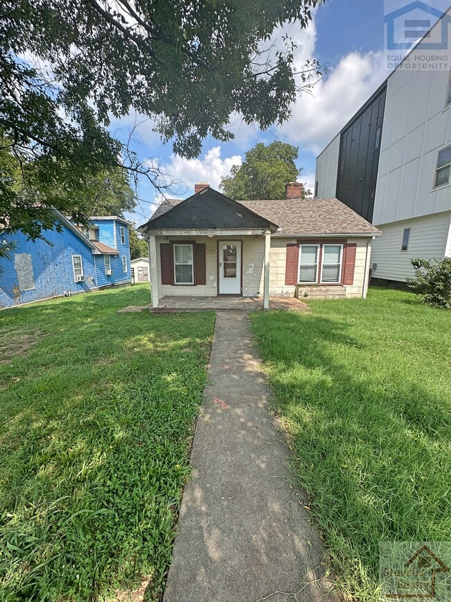 Building Photo - 1002 33rd Ave N Rental
