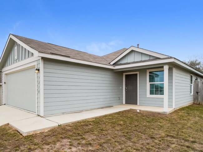 Photo - 7218 Avila Vis