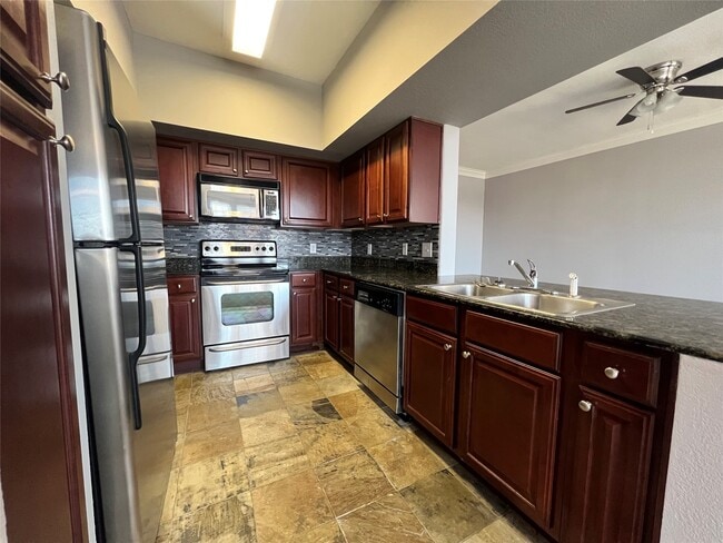 Building Photo - 7575 Kirby Dr Unit 2208 Rental