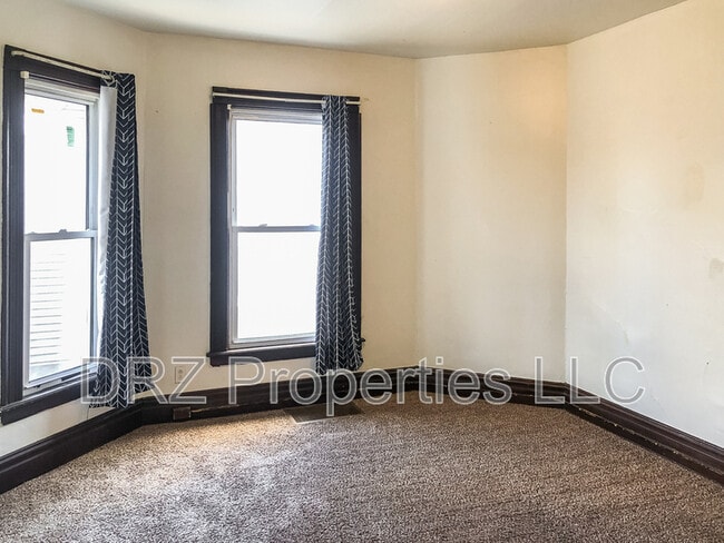 Photo - 1012 Bridge St NW Unit #2 Upper