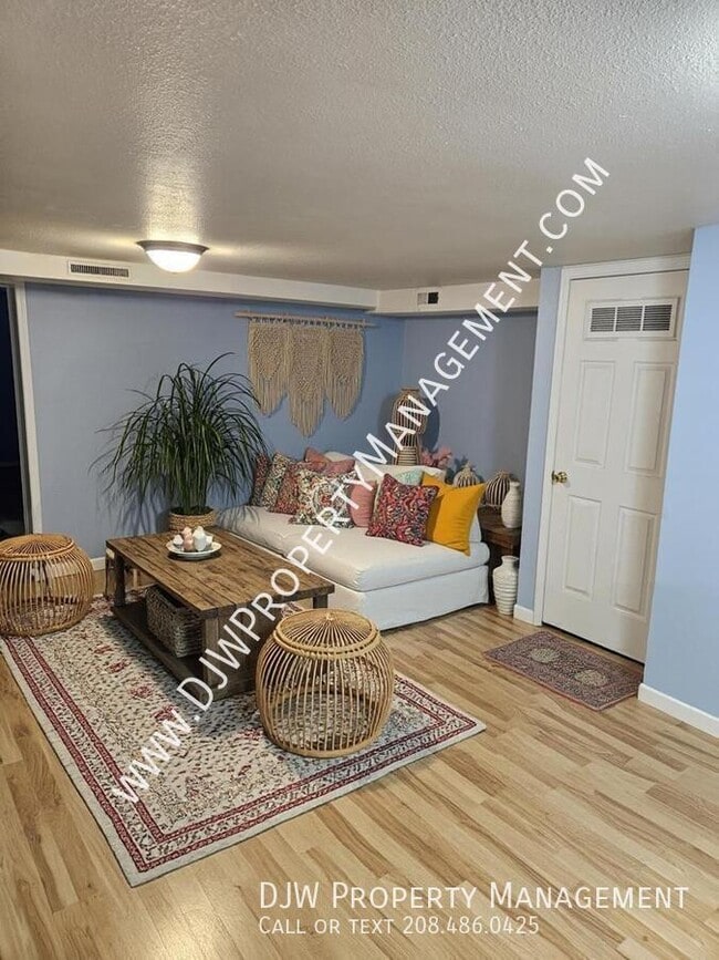 Photo - 1914 S Owyhee St Unit 9