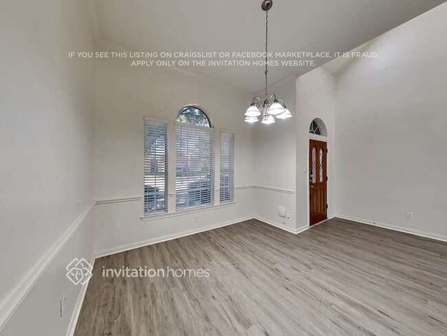 Photo - 907 Portsmouth Dr