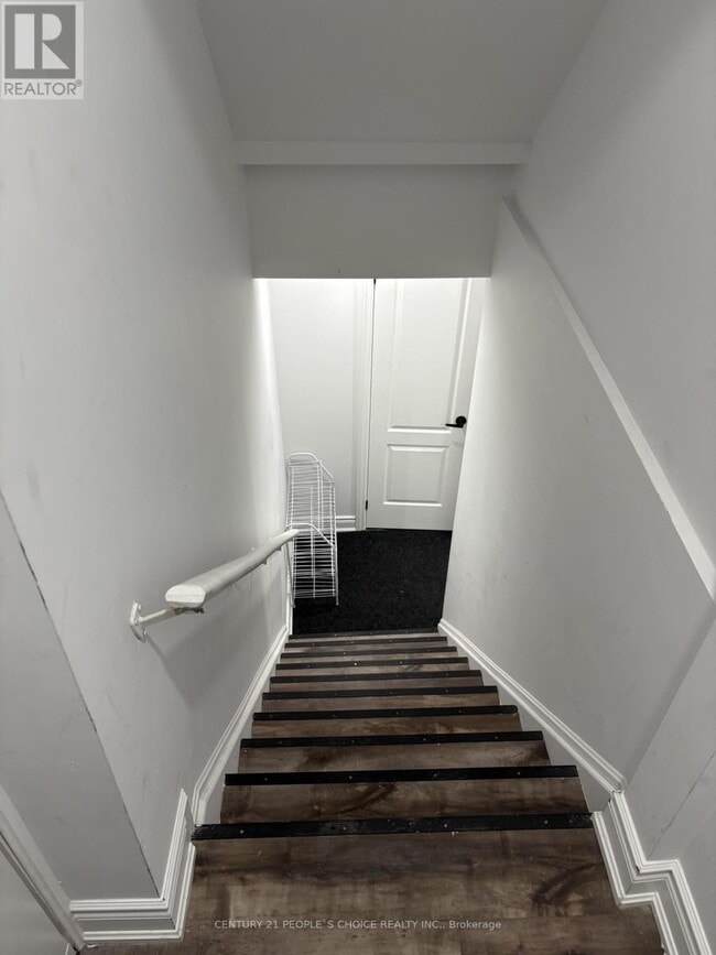 Photo - 23 Knotty Pine Ave