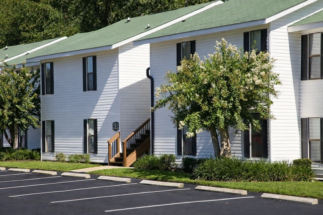 Building Photo - Amelia Apartments and Townhomes