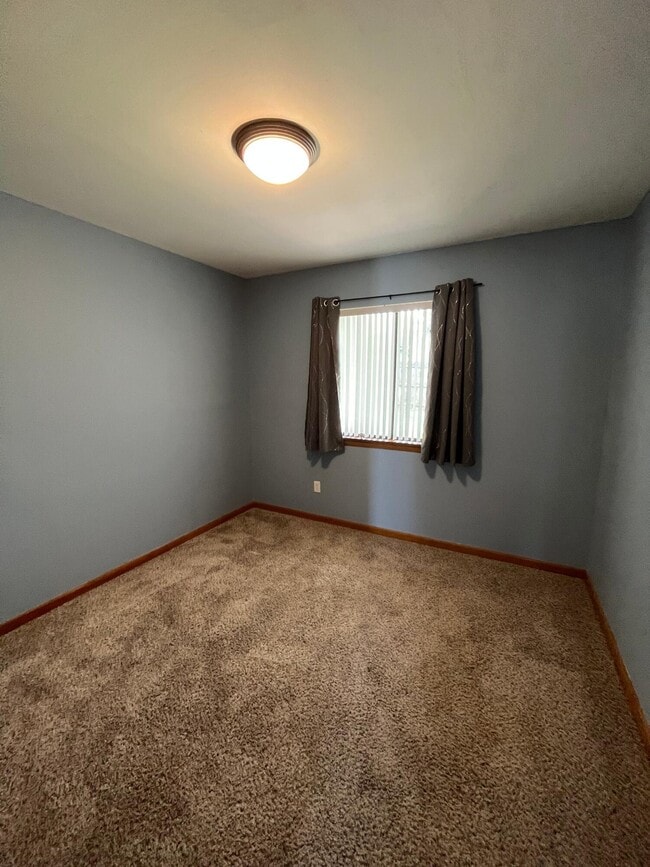 Photo - 3945 Balsam Dr