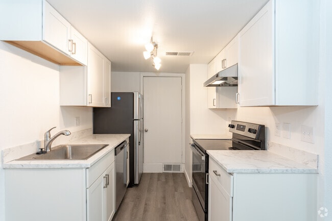 1BR, 1BA - 630SF - Cocina