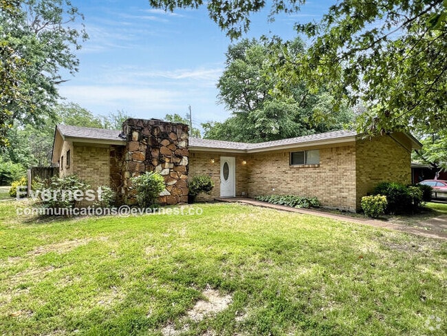 Building Photo - 8694 Yorktown Dr Rental