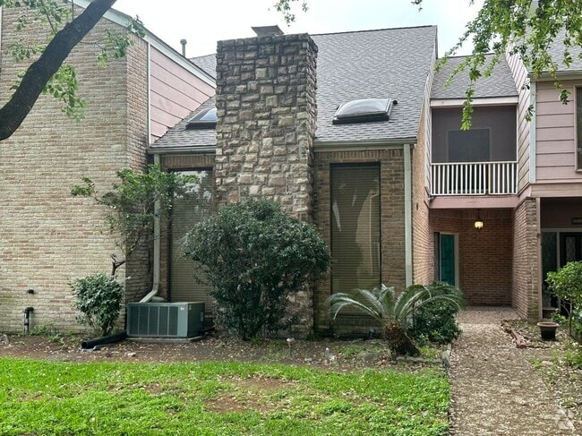 Building Photo - 17132 Beaver Springs Dr Rental
