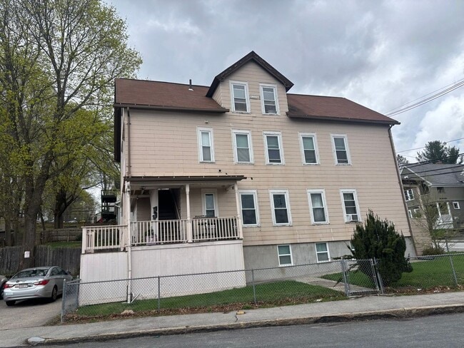 Building Photo - 41 Whipple St Unit 3