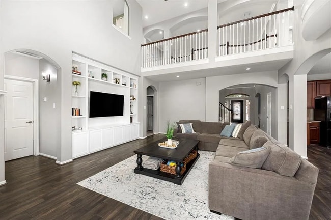 Photo - 10822 Cornwall Ln