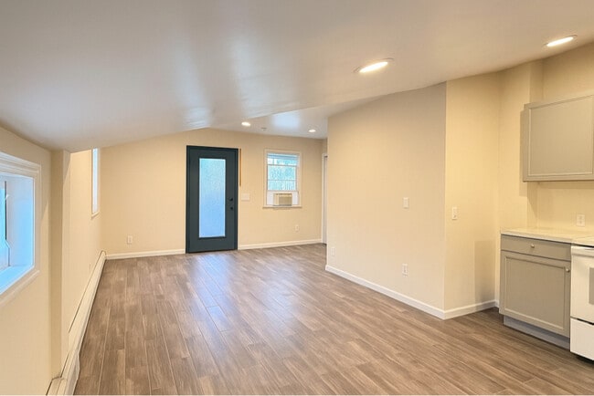 Photo - 11 Webster Ave