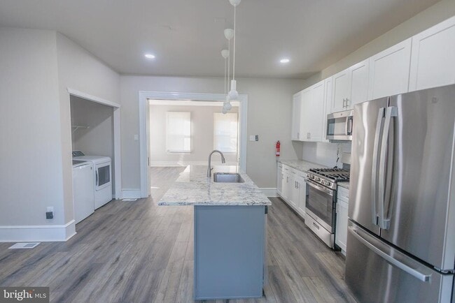 Photo - 34 Delsea Dr S