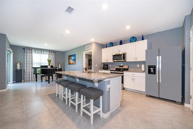 Photo - 531 Emily Gln St