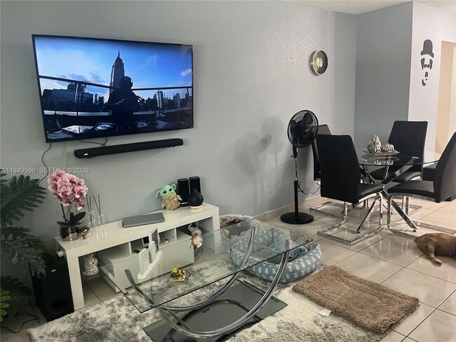 Photo - 606 W 81st St Unit 210