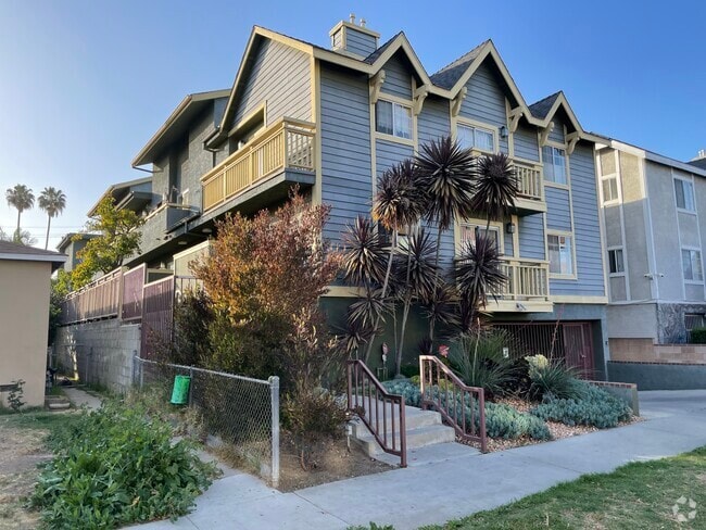 Building Photo - 11745 Courtleigh Dr Rental