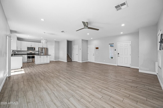 Photo - 1013 E Odeum Ln