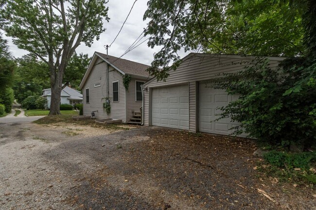 505 S Highland Ave