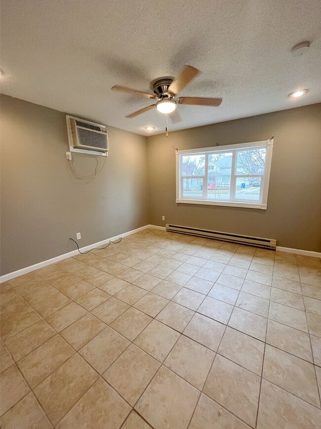 Photo - 415 E Young Ave Unidad B