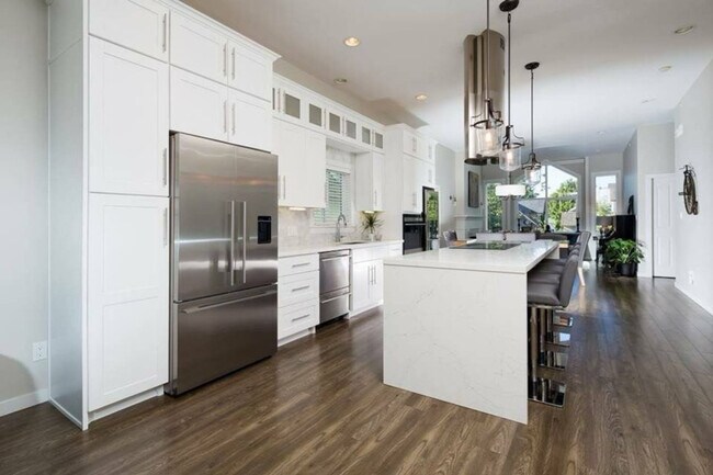 Photo - 218 W 17th Ave Unit ID1051883P