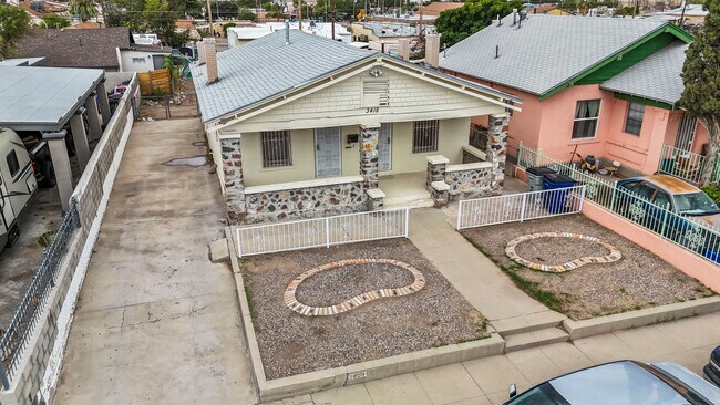 Photo - E Yandell Unidad 1