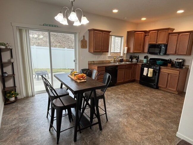 Photo - Charming 3-Bedroom Home in Prime Pullman L...