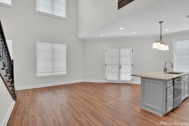 Photo - Visit this New Stunning Build in Provenanc...