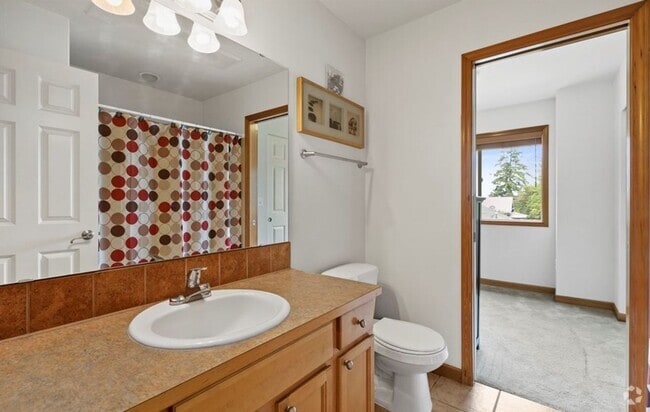 Building Photo - 4 Bed 3Bath Beautiful Single-family House ...