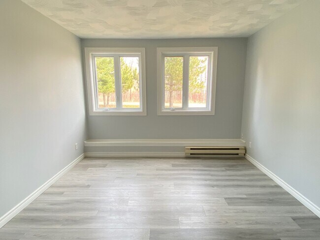 Photo - 80 Glasier Rd Unit 6