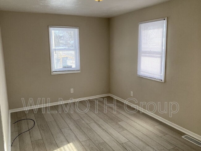 Photo - 706 W 23rd St