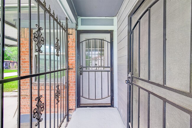 Photo - 8666 Candy St