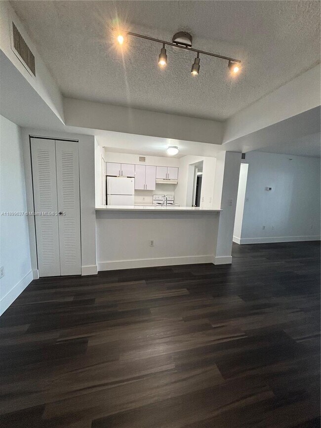 Photo - 900 Scotia Dr Unidad 103