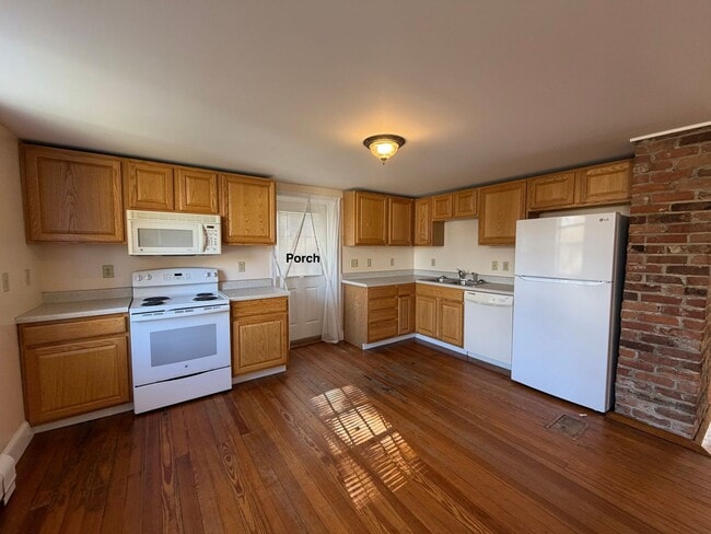 Photo - 122 Church St Unit B