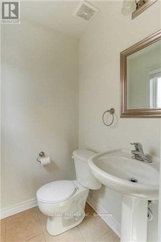 Photo - 3080 Highbourne Crescent