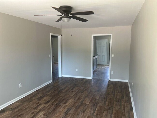 Building Photo - 2830 29th Pl Unit 2824