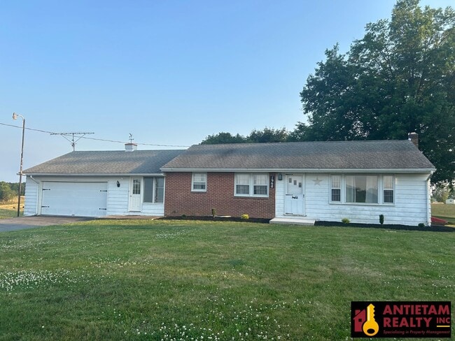 Building Photo - Lovely Single-Family Home