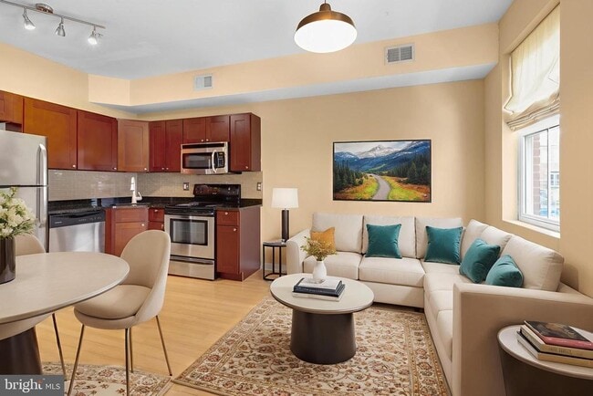 Building Photo - 909 N 19th St Rental